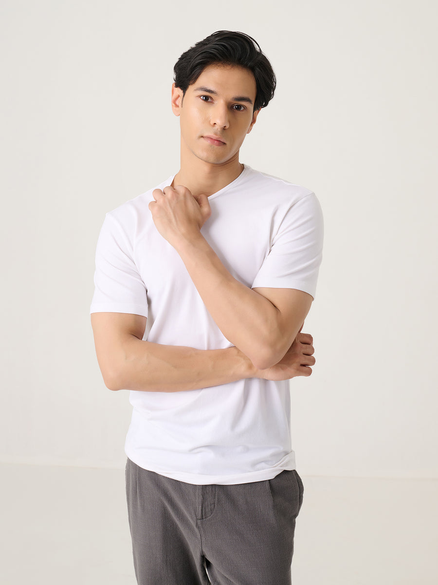 Streamlined fit, smooth drape