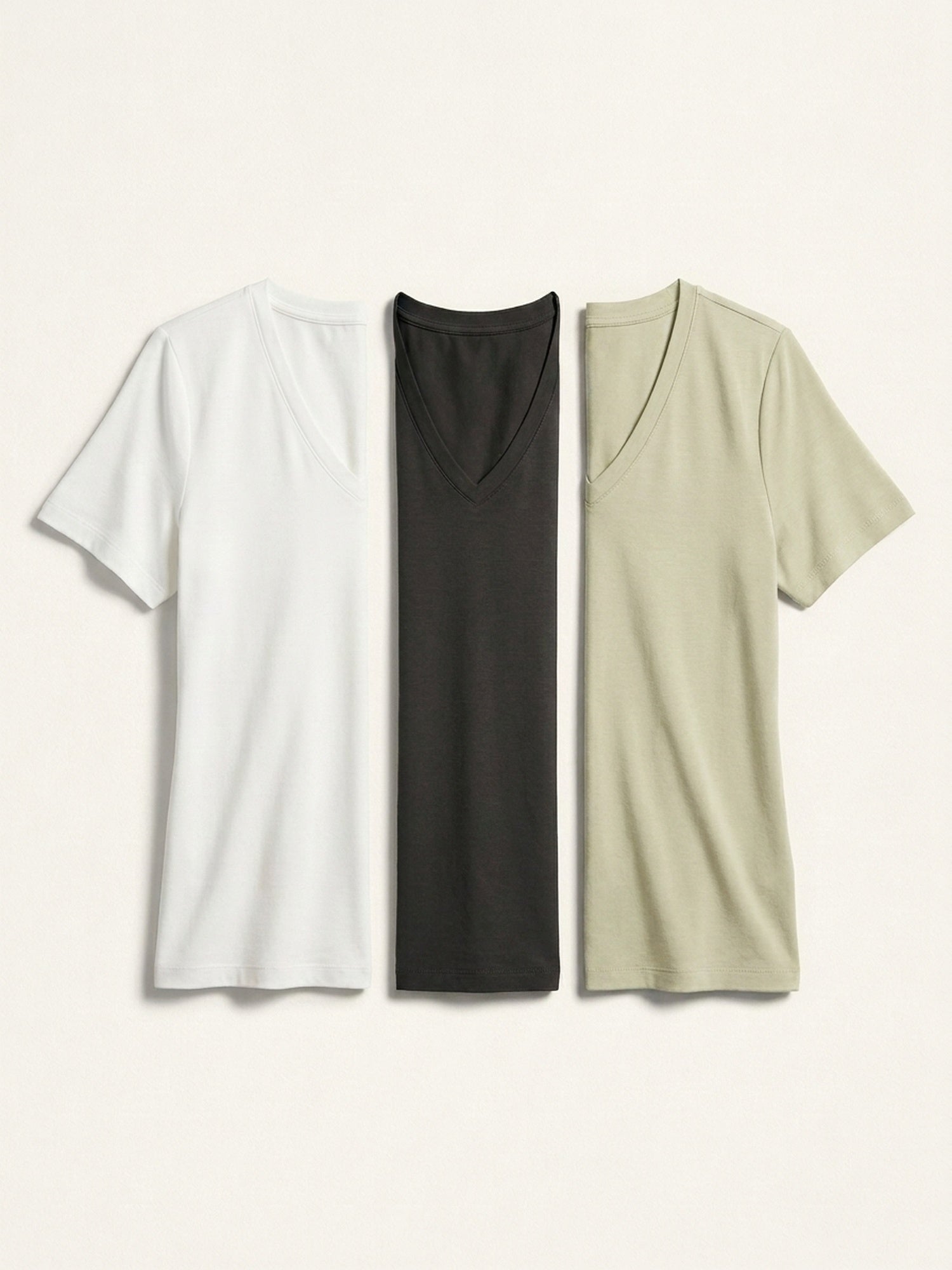3x V Neck Short Sleeve Bundle (Woman) - White + 2 Colours