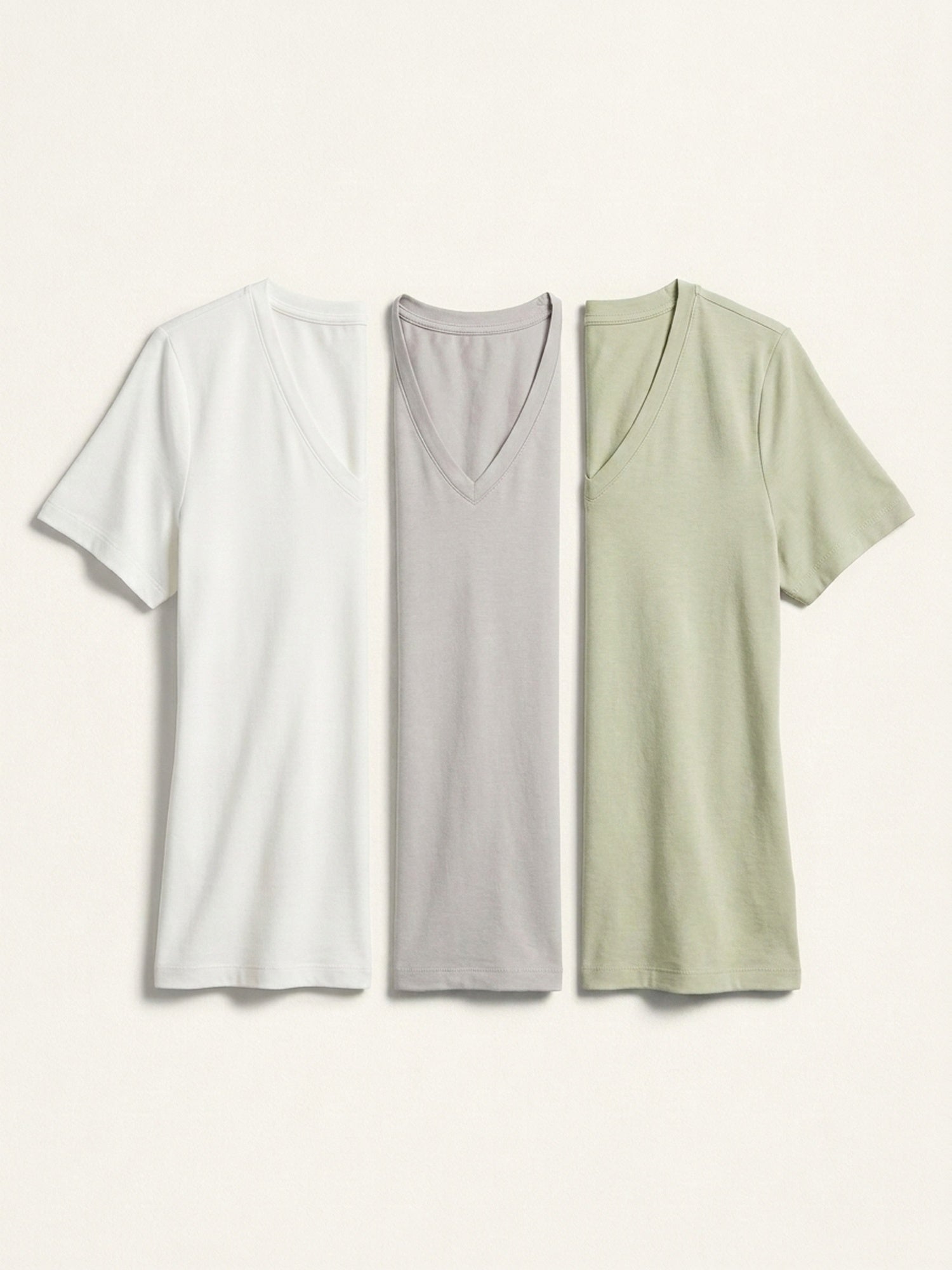 3x V Neck Short Sleeve Bundle (Woman) - White + 2 Colours