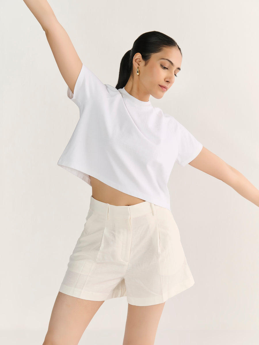 Heavyweight 100% cotton, structured rib neck
