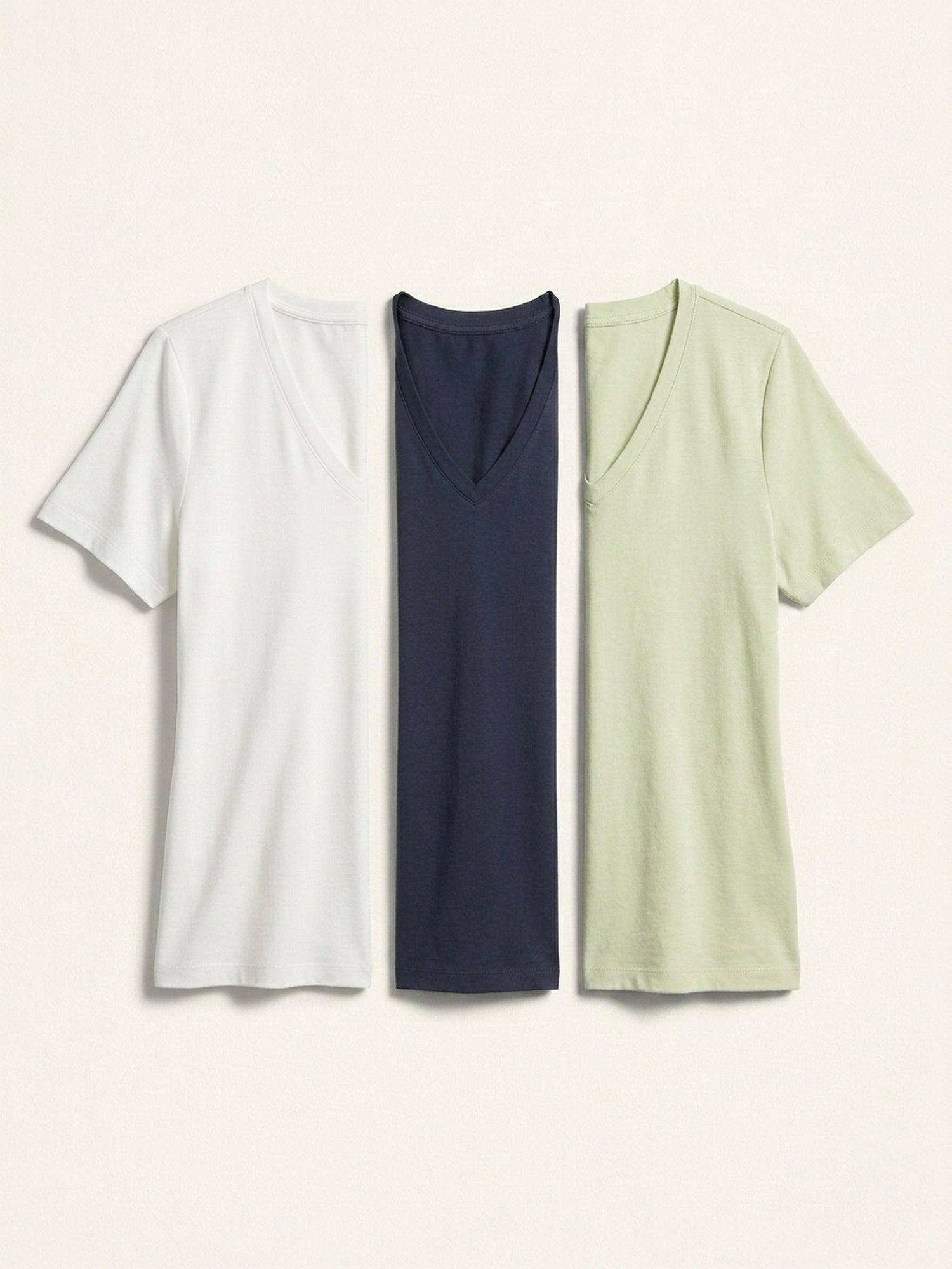 3x V Neck Short Sleeve Bundle (Woman) - White + 2 Colours