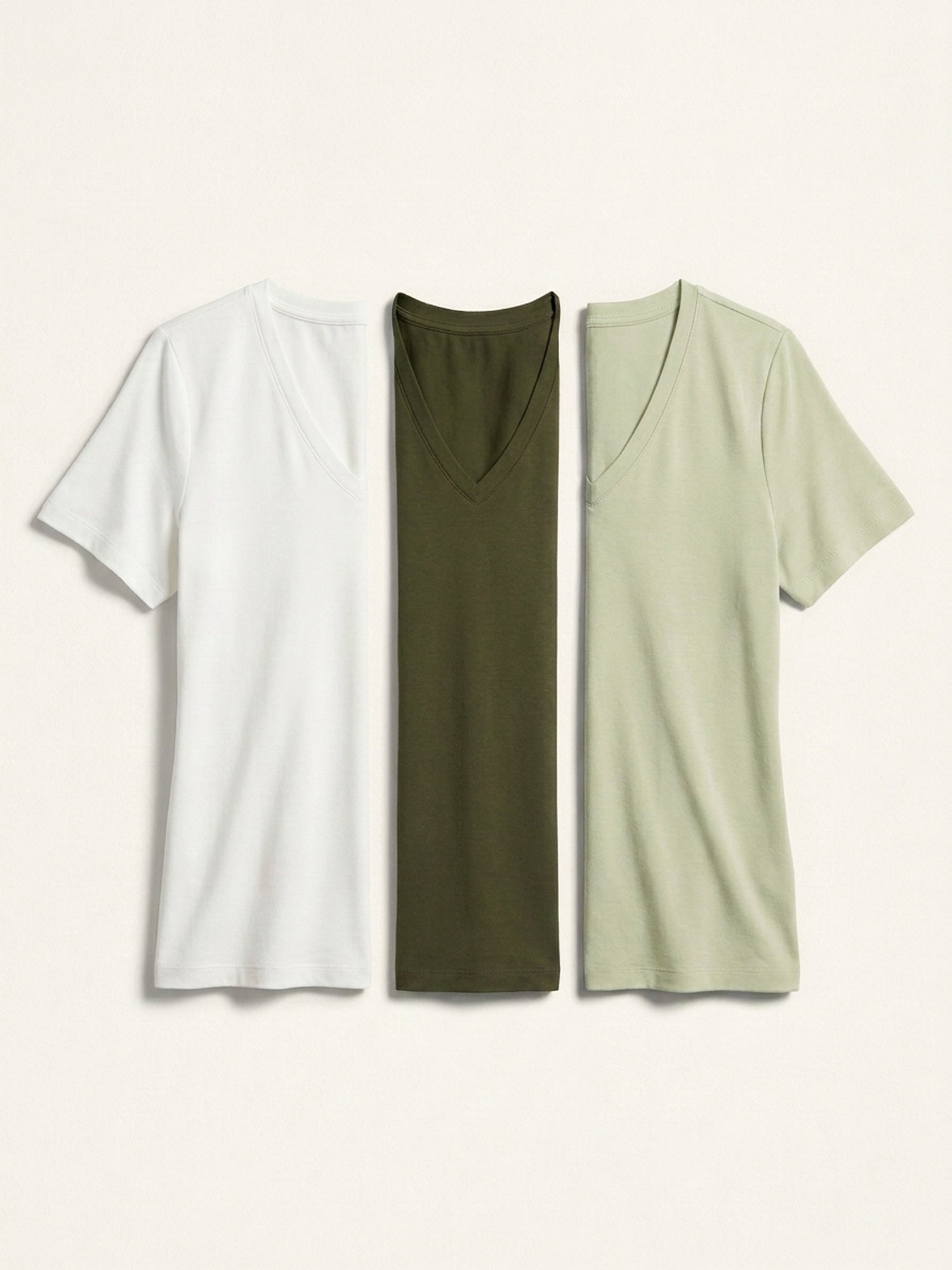 3x V Neck Short Sleeve Bundle (Woman) - White + 2 Colours